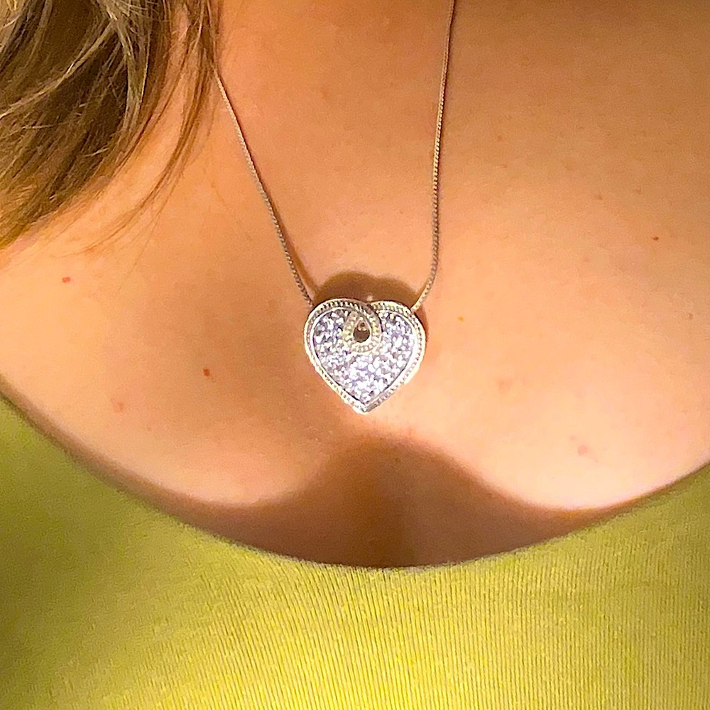 💜2.07CT Tanzanite and Sterling Silver Heart Pendant - Picture 2 of 7